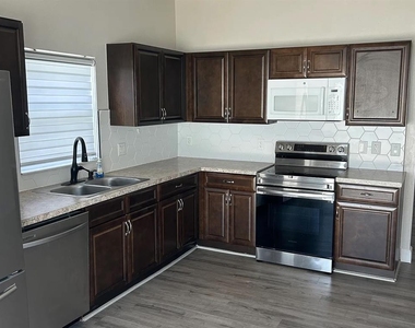 7780 Newlan Drive - Photo Thumbnail 3