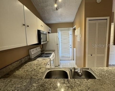 13 Silver Park Circle - Photo Thumbnail 6