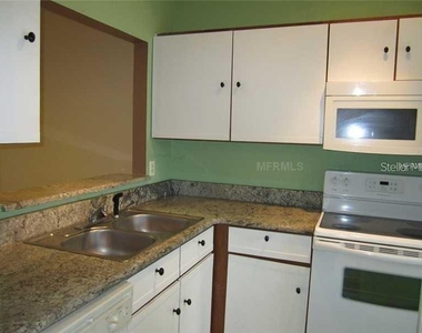 13 Silver Park Circle - Photo Thumbnail 4