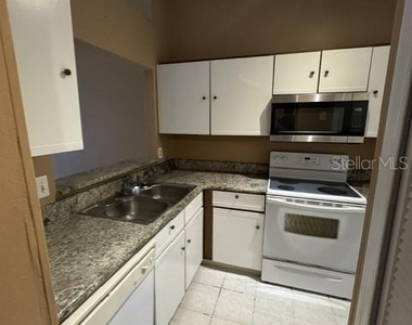 13 Silver Park Circle - Photo Thumbnail 5