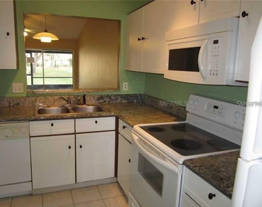 13 Silver Park Circle - Photo Thumbnail 3