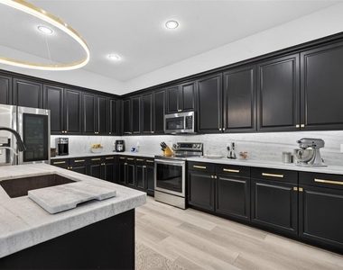 331 Celebration Boulevard - Photo Thumbnail 18