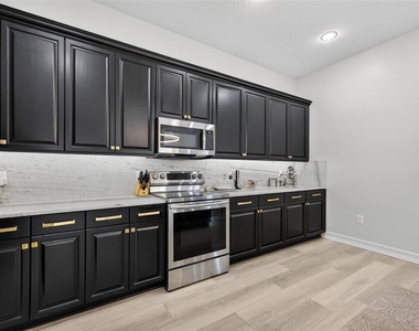 331 Celebration Boulevard - Photo Thumbnail 22