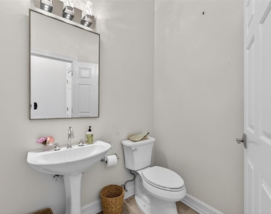 331 Celebration Boulevard - Photo Thumbnail 23