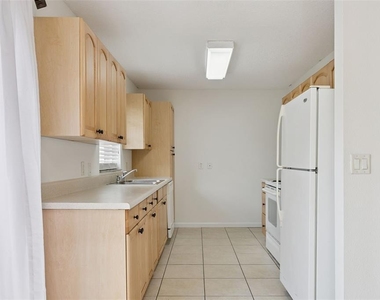 1105 N Rockingham Avenue - Photo Thumbnail 8