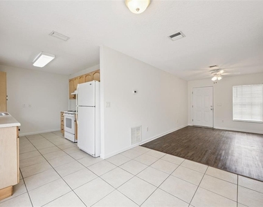 1105 N Rockingham Avenue - Photo Thumbnail 4