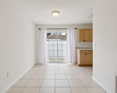 1105 N Rockingham Avenue - Photo Thumbnail 5