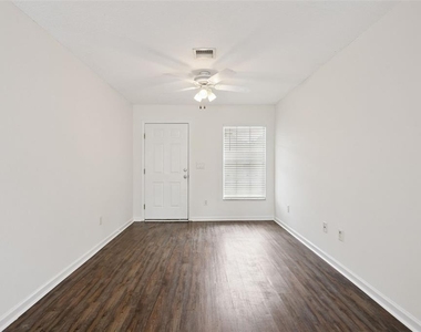 1105 N Rockingham Avenue - Photo Thumbnail 3