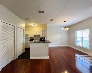 5951 Westgate Drive - Photo Thumbnail 3
