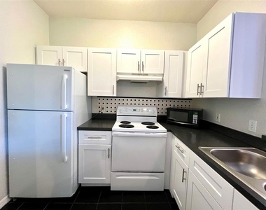 5951 Westgate Drive - Photo Thumbnail 5