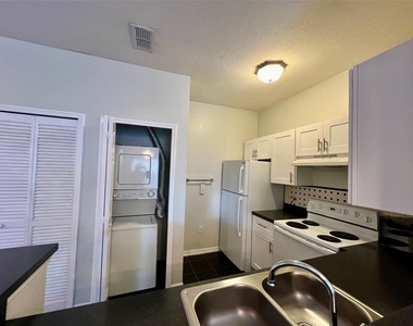 5951 Westgate Drive - Photo Thumbnail 6