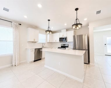 2092 Cross Prairie Parkway - Photo Thumbnail 9