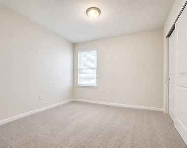 2092 Cross Prairie Parkway - Photo Thumbnail 23
