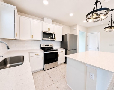 2092 Cross Prairie Parkway - Photo Thumbnail 7