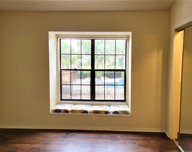 1178 N Fairway Drive - Photo Thumbnail 12