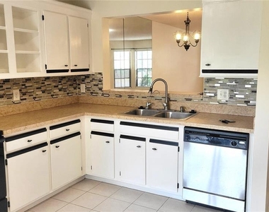 1178 N Fairway Drive - Photo Thumbnail 5