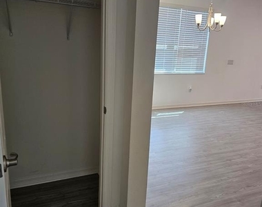 2927 Sanctuary Drive - Photo Thumbnail 17