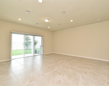 3101 Emerald Acres Lane - Photo Thumbnail 13