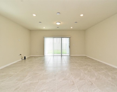 3101 Emerald Acres Lane - Photo Thumbnail 6