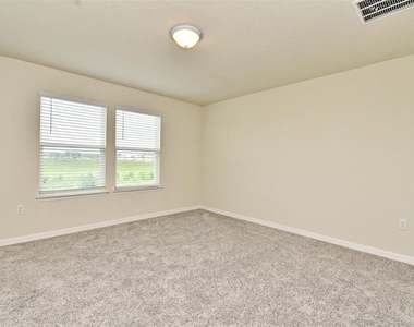 3101 Emerald Acres Lane - Photo Thumbnail 36