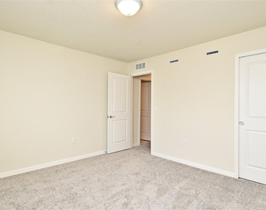 3101 Emerald Acres Lane - Photo Thumbnail 25