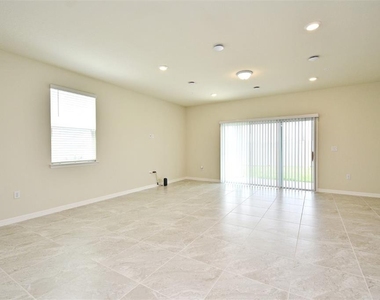 3101 Emerald Acres Lane - Photo Thumbnail 8