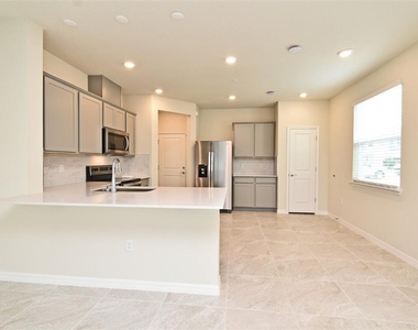 3101 Emerald Acres Lane - Photo Thumbnail 14