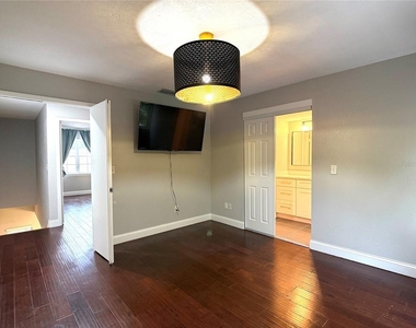 4815 Walden Circle - Photo Thumbnail 11