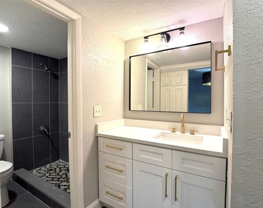 4815 Walden Circle - Photo Thumbnail 12
