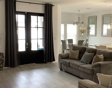 569 Disa Drive - Photo Thumbnail 2