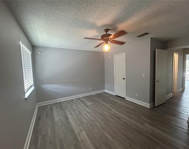 7502 Bolanos Court - Photo Thumbnail 10