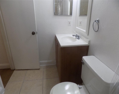 713 Sw 69 Street - Photo Thumbnail 14