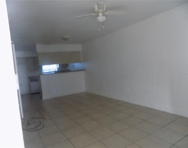 713 Sw 69 Street - Photo Thumbnail 4