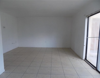 1110 Sw 62 Terrace - Photo Thumbnail 14