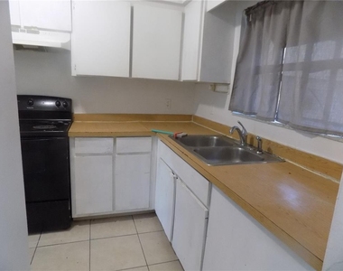 1110 Sw 62 Terrace - Photo Thumbnail 11