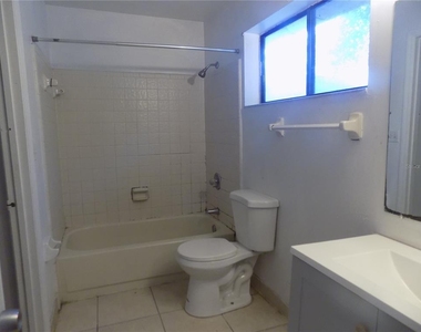 1110 Sw 62 Terrace - Photo Thumbnail 18