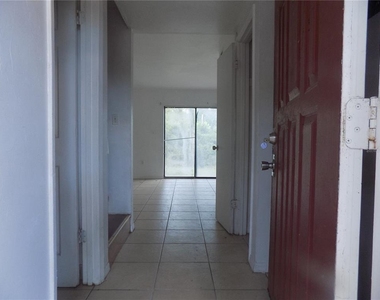 1110 Sw 62 Terrace - Photo Thumbnail 9