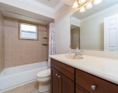 10 Blyth Place - Photo Thumbnail 32