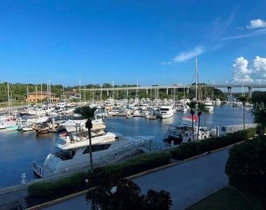 102 Yacht Harbor Drive - Photo Thumbnail 32