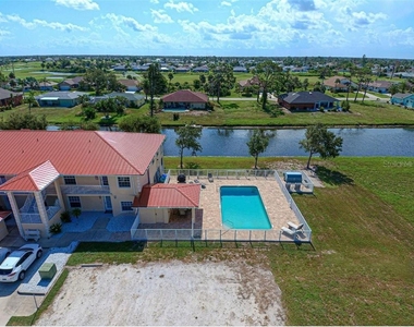 242 Boundary Boulevard - Photo Thumbnail 5