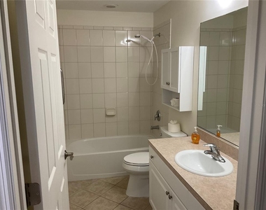 242 Boundary Boulevard - Photo Thumbnail 15