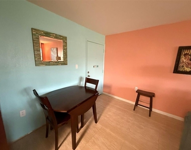 21280 Brinson Avenue - Photo Thumbnail 4