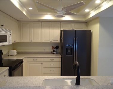 601 Shreve Street - Photo Thumbnail 3