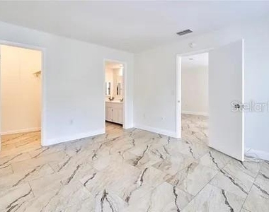 11713 Raintree Drive - Photo Thumbnail 10