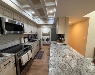 6861 Woodwind Dr - Photo Thumbnail 12