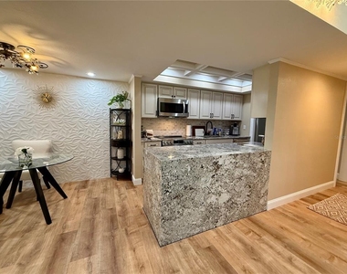 6861 Woodwind Dr - Photo Thumbnail 4