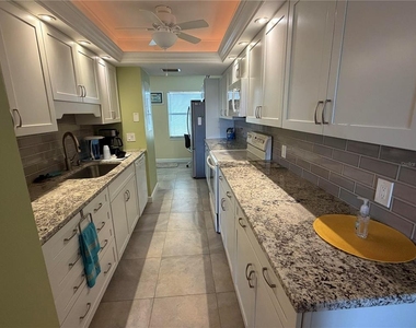 204 3rd Street W - Photo Thumbnail 2