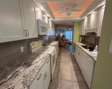 204 3rd Street W - Photo Thumbnail 3