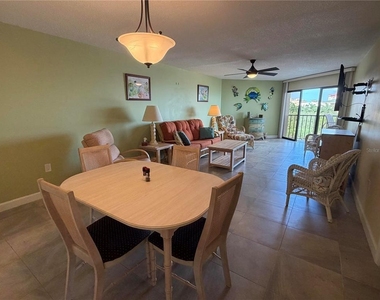204 3rd Street W - Photo Thumbnail 4
