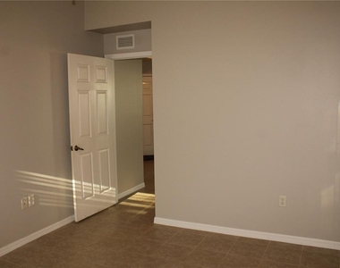 3931 Day Bridge Place - Photo Thumbnail 18